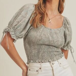 Lush Paisley smocked v-neck top size L mint & sand color puff sleeves w/ ties